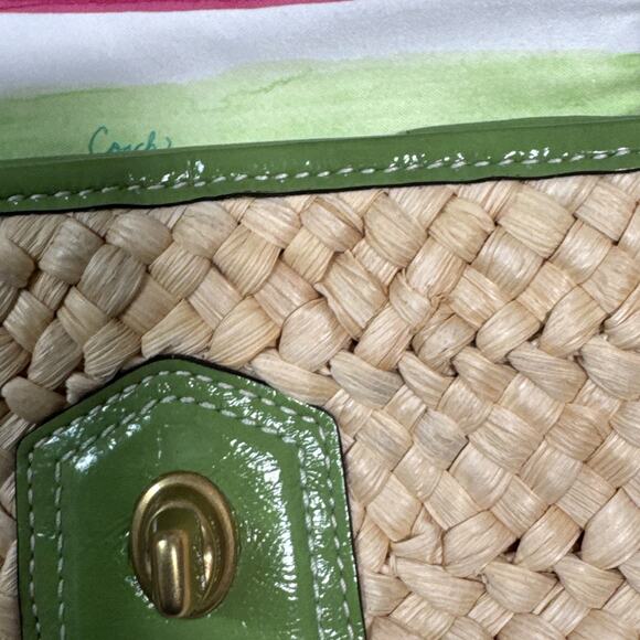 Coach Straw Leather Green Wristlet Clutch With Turnlock And Chain - Picture 10 of 14